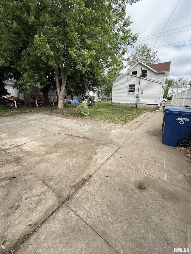 237 1st Ave, Clinton, IA 52732 - view of property exterior