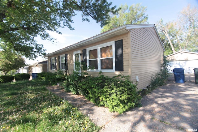 2630 N Concord St, Davenport, IA 52804 - view of side of property