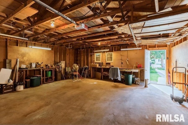 1513 41st St, Rock Island, IL 61201 - garage with a workshop area