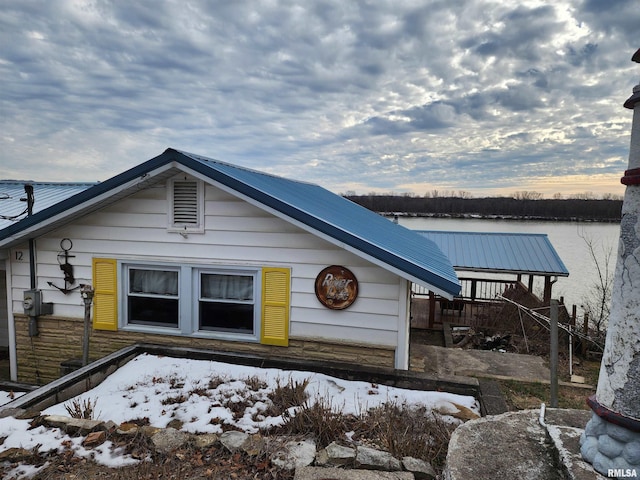 12 Cedar Point Dr, Cave In Rock, IL 62919 - view of front of home featuring metal roof