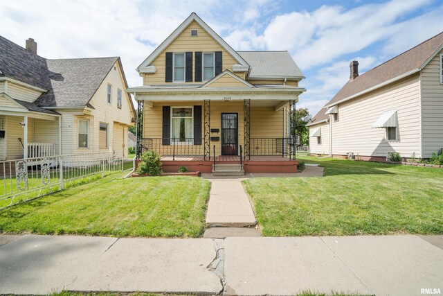 2006 Dixwell St, Davenport, IA 52802 - view of front of property with a porch