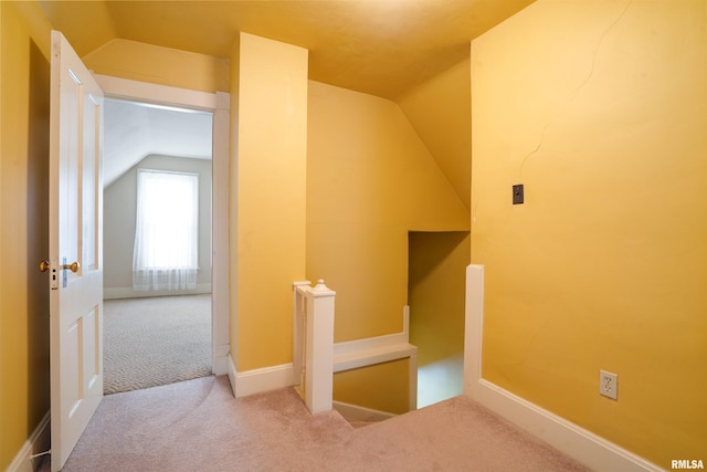2006 Dixwell St, Davenport, IA 52802 - bonus room with vaulted ceiling and carpet floors