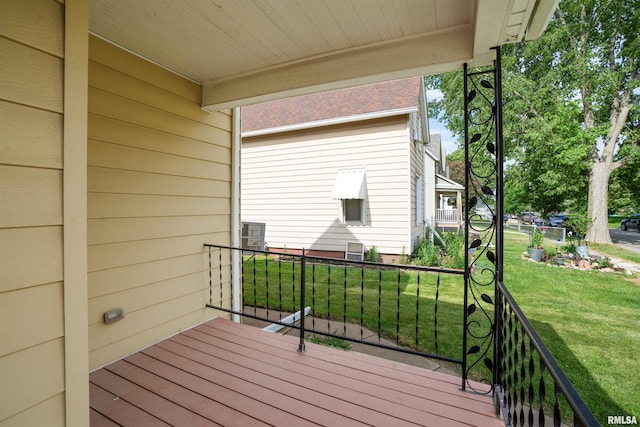 2006 Dixwell St, Davenport, IA 52802 - wooden deck with a yard