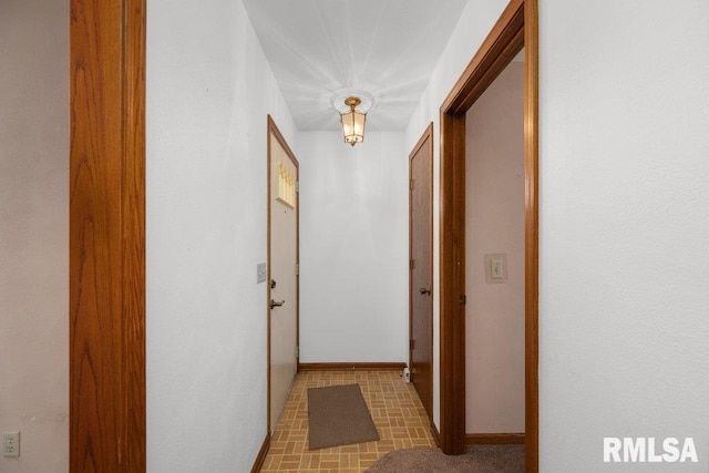 5117 Woodland Ave, Davenport, IA 52807 - hallway with baseboards