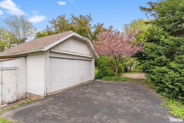 314 W Locust St, Cambridge, IL 61238 - view of detached garage