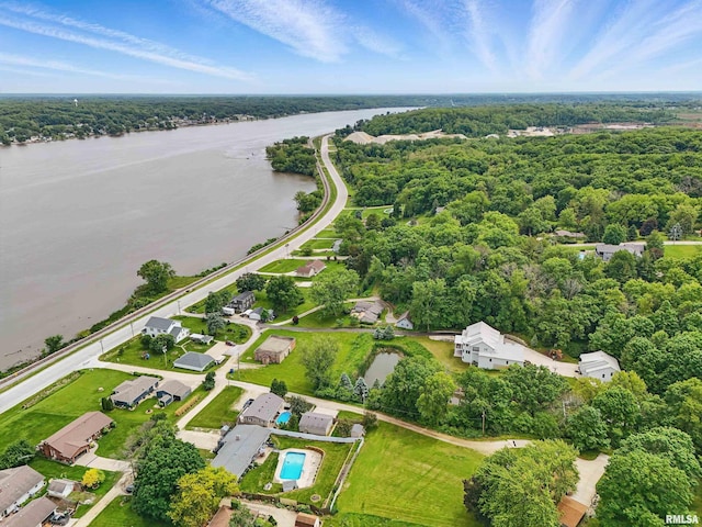 21704 283rd Ave, Le Claire, IA 52753 - aerial view of property and surrounding area featuring a large body of water and a forest