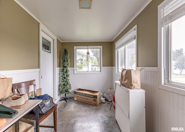 2908 N 4th St, Clinton, IA 52732 - sunroom / solarium with plenty of natural light