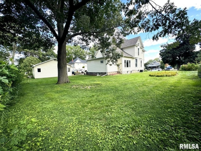 109 W 6th St, Wilton, IA 52778 - view of grassy yard