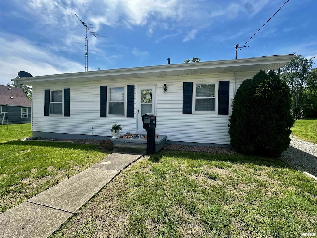 1105 Kerr St, Eldorado, IL 62930 - photo 1
