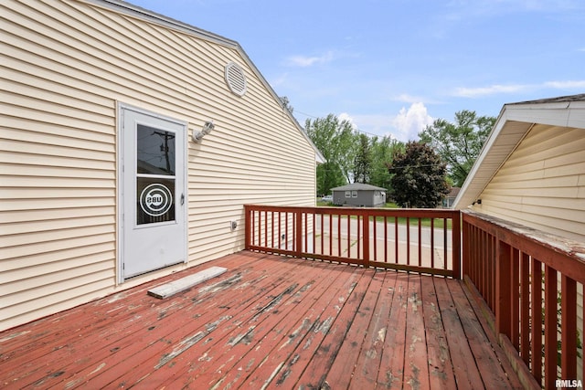 1206 10th Ave N, Clinton, IA 52732 - view of wooden terrace