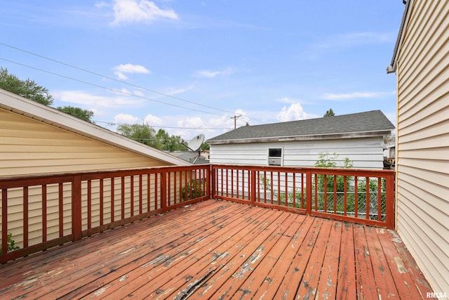 1206 10th Ave N, Clinton, IA 52732 - view of wooden deck