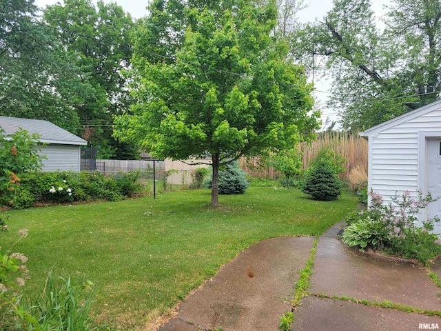 2322 4th St Unit A, East Moline, IL 61244 - view of yard