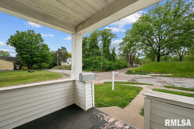 1603 Judson St, Davenport, IA 52803 - view of patio / terrace