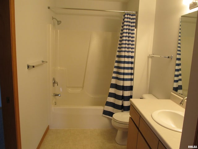 4186 Fairview Dr Unit 5, Bettendorf, IA 52722 - bathroom featuring toilet, vanity, and shower / bath combo