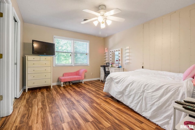 1816 Calico Rd, Marion, IL 62959 - bedroom with wood finished floors and ceiling fan