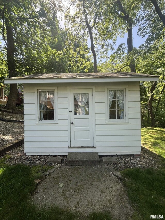 923 22nd St, Moline, IL 61265 - view of outdoor structure