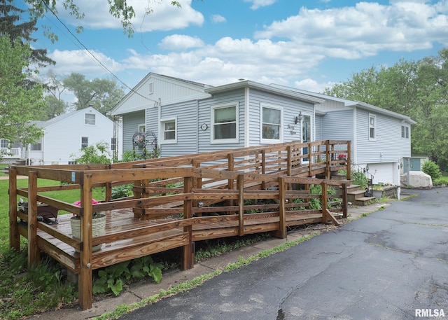 2015 N Zenith Ave, Davenport, IA 52804 - photo 1