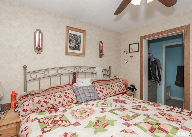 2015 N Zenith Ave, Davenport, IA 52804 - bedroom featuring a ceiling fan