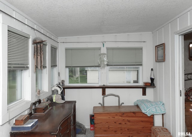 2015 N Zenith Ave, Davenport, IA 52804 - view of sunroom