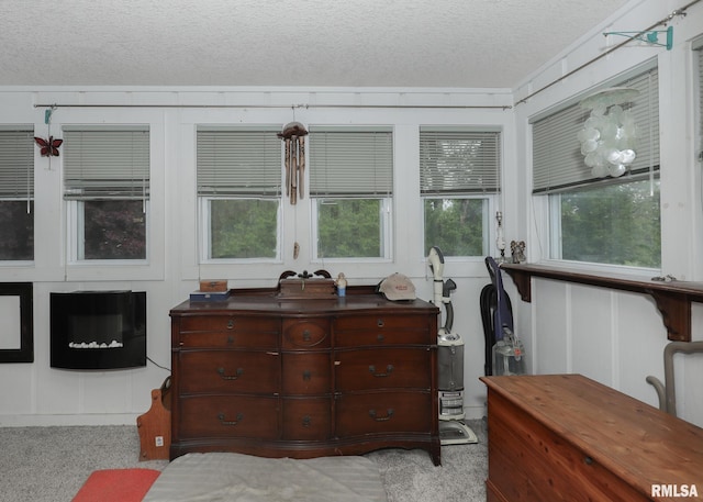 2015 N Zenith Ave, Davenport, IA 52804 - carpeted bedroom featuring a textured ceiling