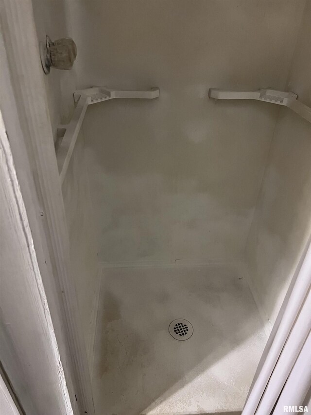 105-109 NE 5th Ave, Aledo, IL 61231 - view of bathroom