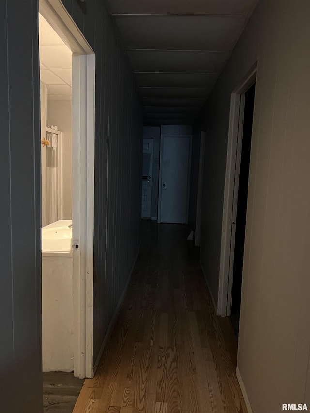105-109 NE 5th Ave, Aledo, IL 61231 - hall featuring wood finished floors