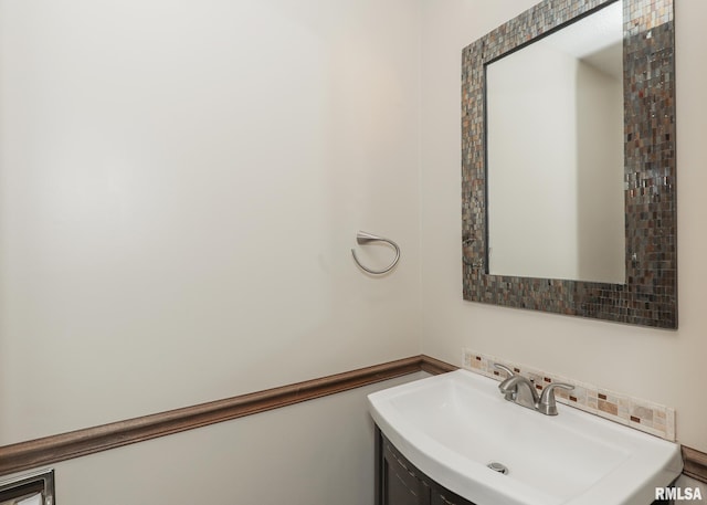 3 Wildwood Trl, Bettendorf, IA 52722 - bathroom featuring vanity