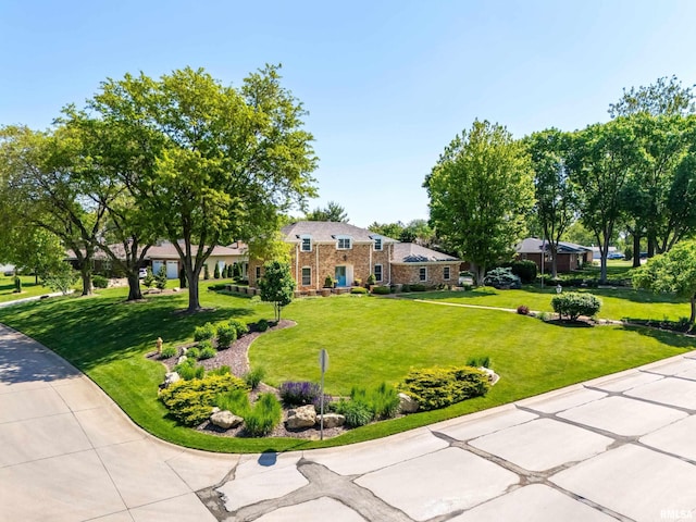 2312 Windsor Dr, Davenport, IA 52807 - view of property's community with a yard