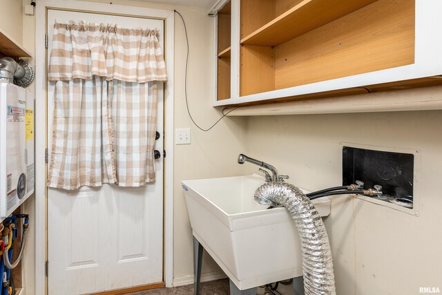 1104 E Lindell St, West Frankfort, IL 62896 - laundry room with a sink