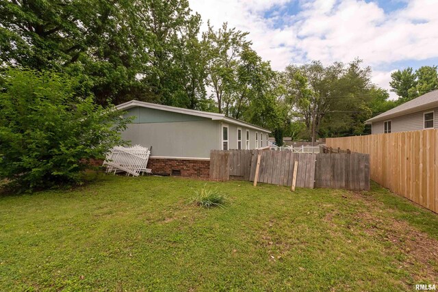 1104 E Lindell St, West Frankfort, IL 62896 - view of yard