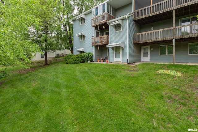 4675 Kynnelworth Dr Unit 301, Bettendorf, IA 52722 - view of building exterior