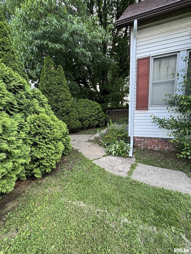 837 19th Ave, Moline, IL 61265 - view of grassy yard