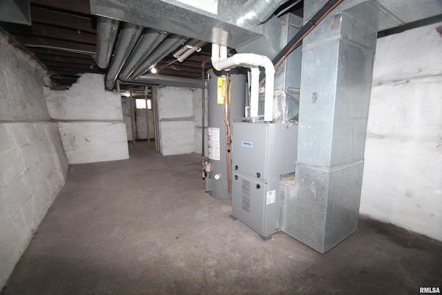1502 N Ripley St, Davenport, IA 52803 - utility room featuring water heater