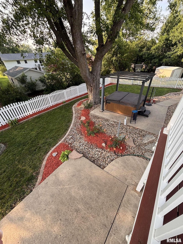 462 Circle Dr, Kewanee, IL 61443 - view of yard featuring a covered hot tub and a patio area