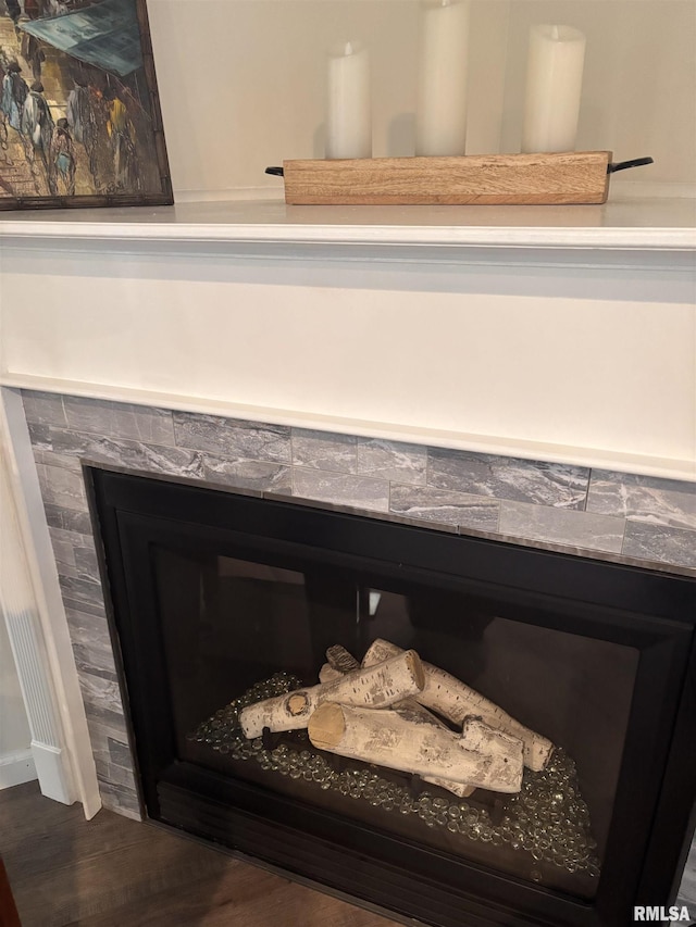 462 Circle Dr, Kewanee, IL 61443 - detailed view of wood finished floors