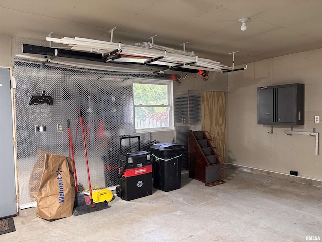 462 Circle Dr, Kewanee, IL 61443 - view of garage