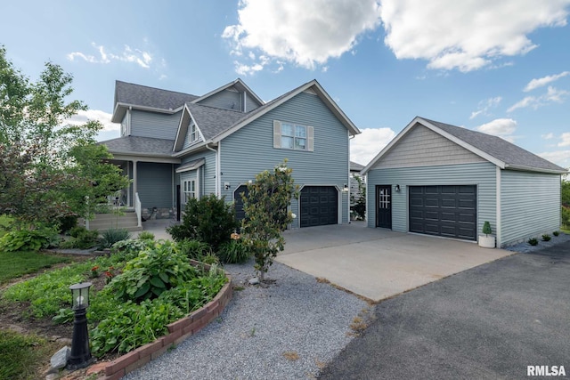 3160 Sycamore Rd, Carterville, IL 62918 - traditional-style house featuring roof with shingles