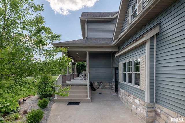 3160 Sycamore Rd, Carterville, IL 62918 - covered porch featuring a patio area