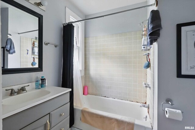 1931 E 11th St, Davenport, IA 52803 - bathroom featuring shower / bath combo and vanity