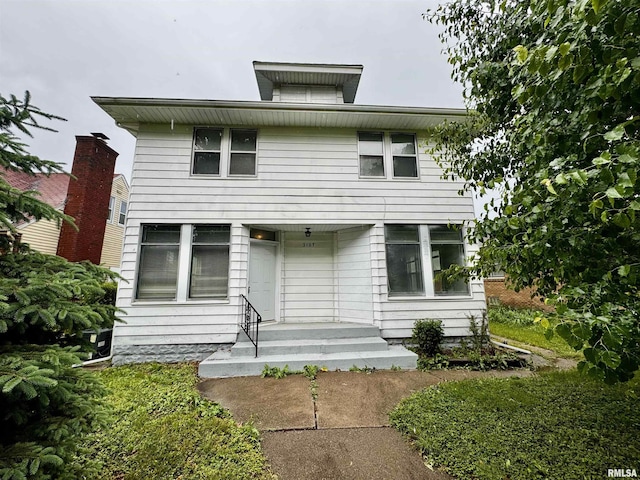 2107 N Marquette St, Davenport, IA 52804 - view of american foursquare style home