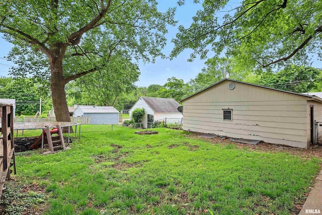 3414 Fillmore Ln, Davenport, IA 52806 - view of yard