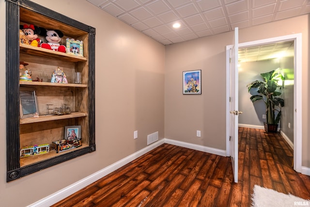 1404 Belle Terre Ct, Herrin, IL 62948 - unfurnished room featuring dark wood-style flooring, baseboards, and recessed lighting