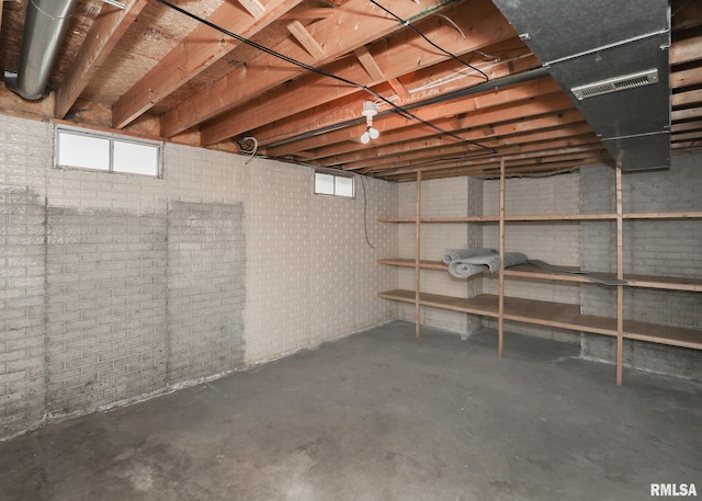4760 Apple Valley Dr, Bettendorf, IA 52722 - view of below grade area
