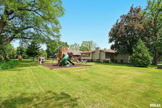 5760 Jenny Ln, Bettendorf, IA 52722 - view of grassy yard