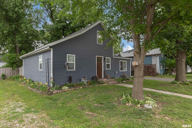 521 E Park St, Geneseo, IL 61254 - view of front facade