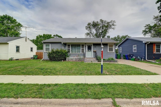 1148 Briarcliff Ln, Clinton, IA 52732 - view of front of property featuring a front yard