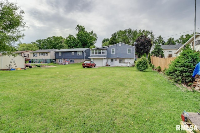 1148 Briarcliff Ln, Clinton, IA 52732 - view of yard with a residential view