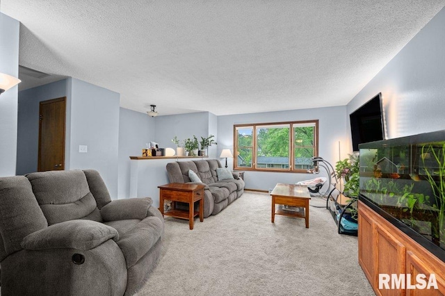 237 Colony Dr, Davenport, IA 52806 - living area featuring light carpet and a textured ceiling