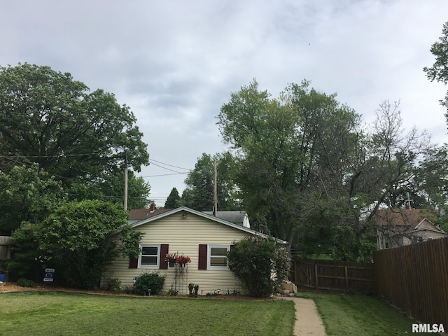 1827 13th Ave, Moline, IL 61265 - view of front of house