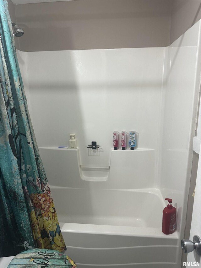 119 S Elm St, Williamsfield, IL 61489 - bathroom with shower / bath combo with shower curtain